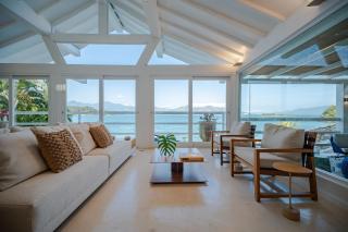 Angra dos Reis – Mombaça | Casa Beira-Mar com Piscina e 7 Suítes de Luxo - 8