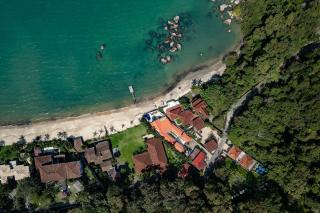 Angra dos Reis – Mombaça | Casa Beira-Mar com Piscina e 7 Suítes de Luxo - 5