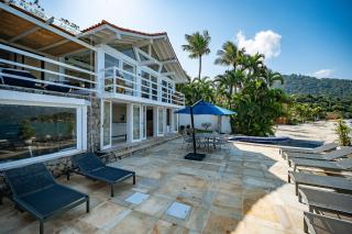 Angra dos Reis – Mombaça | Casa Beira-Mar com Piscina e 7 Suítes de Luxo - 3
