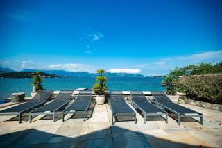 Angra dos Reis – Mombaça | Casa Beira-Mar com Piscina e 7 Suítes de Luxo - 1