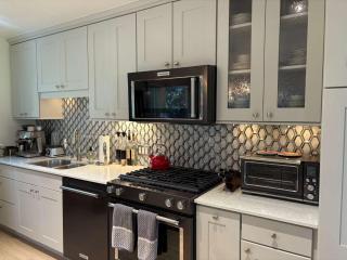 Sierra Chalet - Home with Private Deck and Views - 9