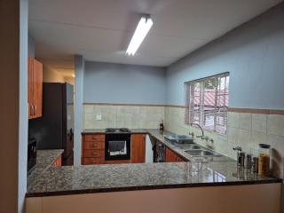 Mandy & Mos' Holiday Townhouse - 1