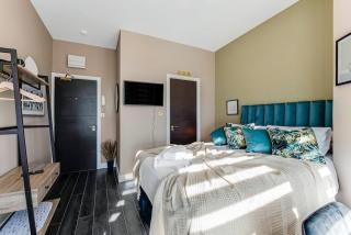 Stylish Studio Retreat in Ideal Location - 6