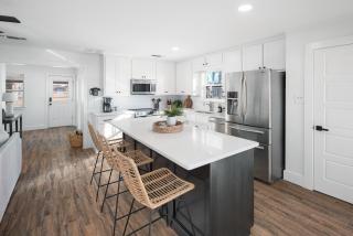 Lakefront Gem with Hot Tub and Game Room in Graford - 4