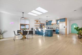 LA Luxury Villa Close to Melrose W Pool Sleep 8 - 2