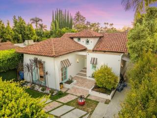 LA Luxury Villa Close to Melrose W Pool Sleep 8 - 9