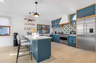 LA Luxury Villa Close to Melrose W Pool Sleep 8 - 6