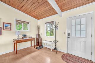 Breaking Waves Retreat - 1