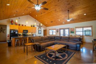 19th Hole - Off-Season Stay & Play Included! - 5