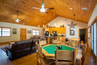 19th Hole - Off-Season Stay & Play Included! - 2