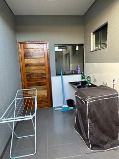 Casa garagem camionete, 2 quartos, espaço para 6 pessoas, casa completa, 5min Centro - Casa 5 - 2