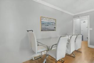 Sleek & Chic Downtown Comfort - 4