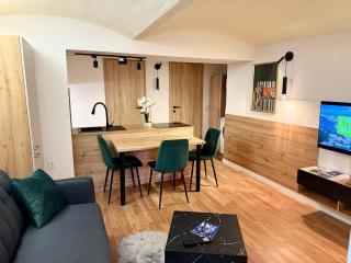 URBAN BASE CELJE Apartment with FREE Parking & Terrace - 9