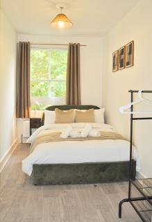 Central Location, Fast Wifi, Contractor Friendly - 4