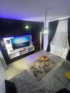 Peaceful One Bedroom Apartment - 8