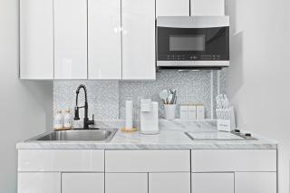 Sunset 2 Bed Apt Min to NYC - 7