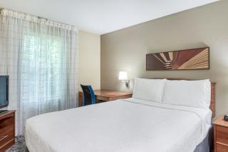 TownePlace Suites Raleigh Cary/Weston Parkway - 4