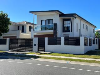 Home Away From Home &EV Charging&Amazing location - 0