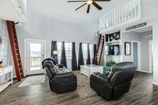 Your Family Vacation Clubhouse by the Sea - 6