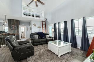 Your Family Vacation Clubhouse by the Sea - 9