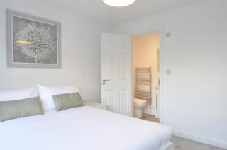 The Swift-Bright, Modern 5-Bed Family Home Nr Bath - 3