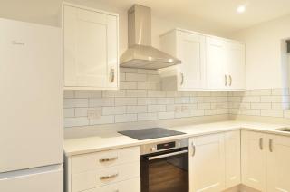 The Swift-Bright, Modern 5-Bed Family Home Nr Bath - 2