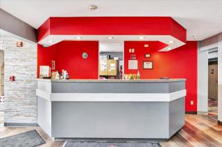 Ramada Limited by Wyndham, Bloomington I-55 & I-74 IL - Bloomington - 1