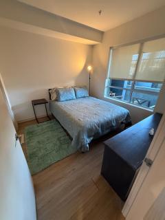 1BR w Patio and Parking!!4 - 8