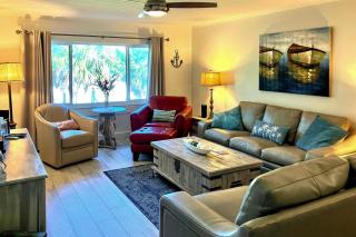 Siesta Key Condo with Heated Pool Less Than 1 Mi to Beach - 6