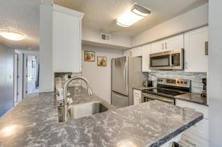 Explore Boardwalk Thrills! Central Destin Condo - 9