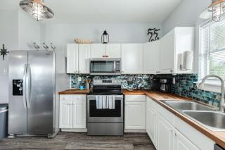 Your Family Vacation Clubhouse by the Sea - 3