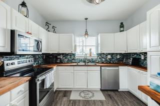 Your Family Vacation Clubhouse by the Sea - 4