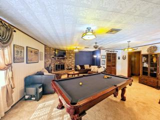 Hangout Haven - Soak, Play, Relax - 2