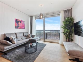 Penthouse Apartment with Rooftop Pool and Terrace City Views - 1