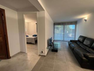 5-Bedroom Villa with Pool and Sunny Garden - 7