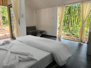 Royal Villa Resort - 8