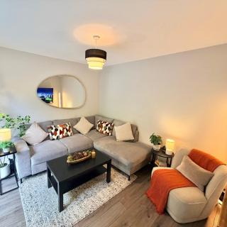 Birmingham City Centre Lrg House - Sleeps 10 - Free Driveway Parking - 0