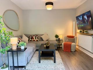 Birmingham City Centre Lrg House - Sleeps 10 - Free Driveway Parking - 4