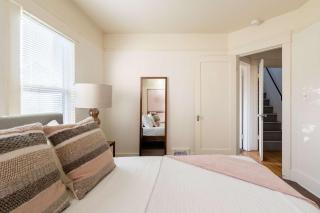 Mid-Century Charm - Prime SE Location - 2BR - 1