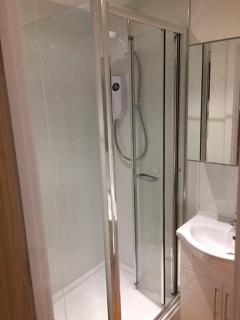 Modern 1 Bed City Centre Flat - 4