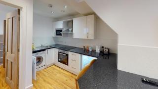 Modern 1 Bed City Centre Flat - 2