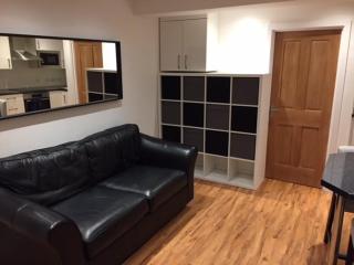 Modern 1 Bed City Centre Flat - 1