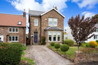 Entire three bed house in wigginton, York - 2