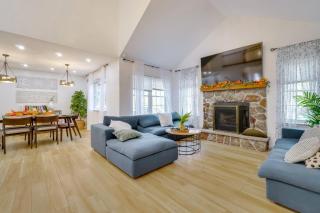 Private Hot Tub! Tobyhanna Getaway 12 Mi to Slopes - 0