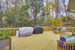 Private Hot Tub! Tobyhanna Getaway 12 Mi to Slopes - 7