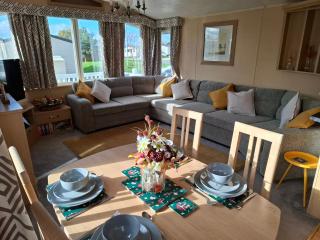 Caravan with hot tub at Tattershall lakes - 1