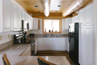 Silverthorne Cabin with Hot Tub and Forest Access - 2