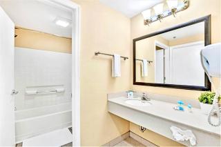 1BR Condo w Hot Tub & Pool Close to Universal Studio - 2