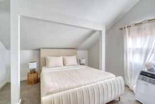 Stay Portland - Warhol Suite - Art Deco Apartment - 92 WalkScore - 3