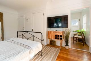 Stay Portland - 1892 Bohemian Dream Studio in Ladd's Addition - 2